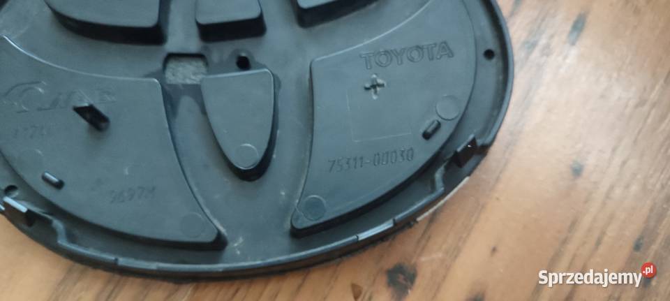 Toyota Yaris lift 0911 emblemat przód Szczecinek