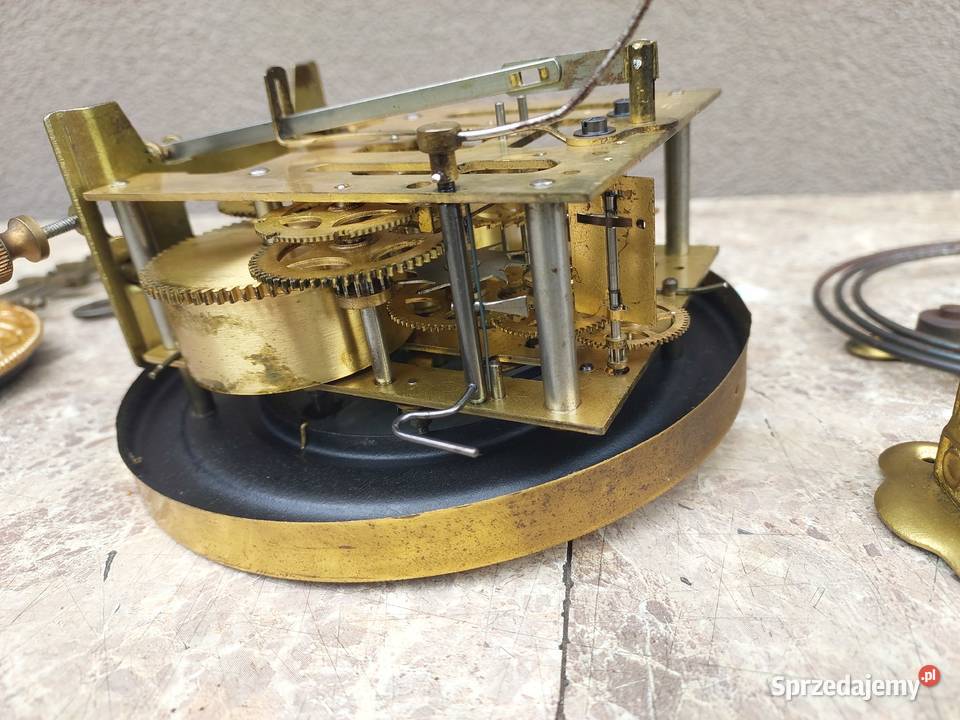 173 Zestaw mechanizm starego małego zegara HAU pomorskie