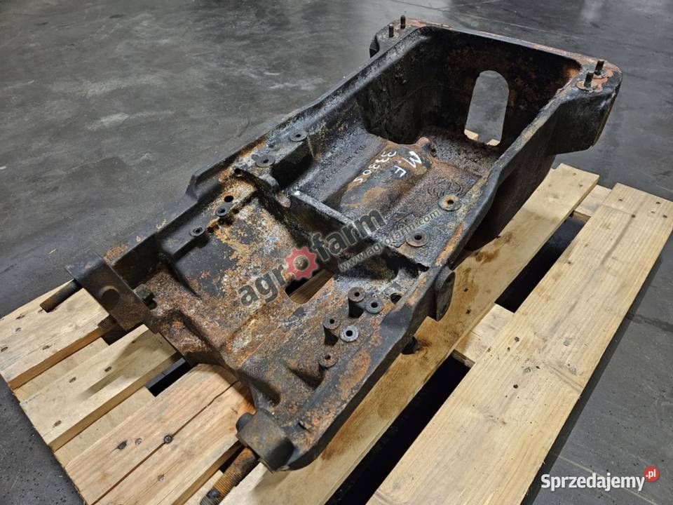 Wspornik osi przedniej Massey Ferguson 3330 3425 Byków