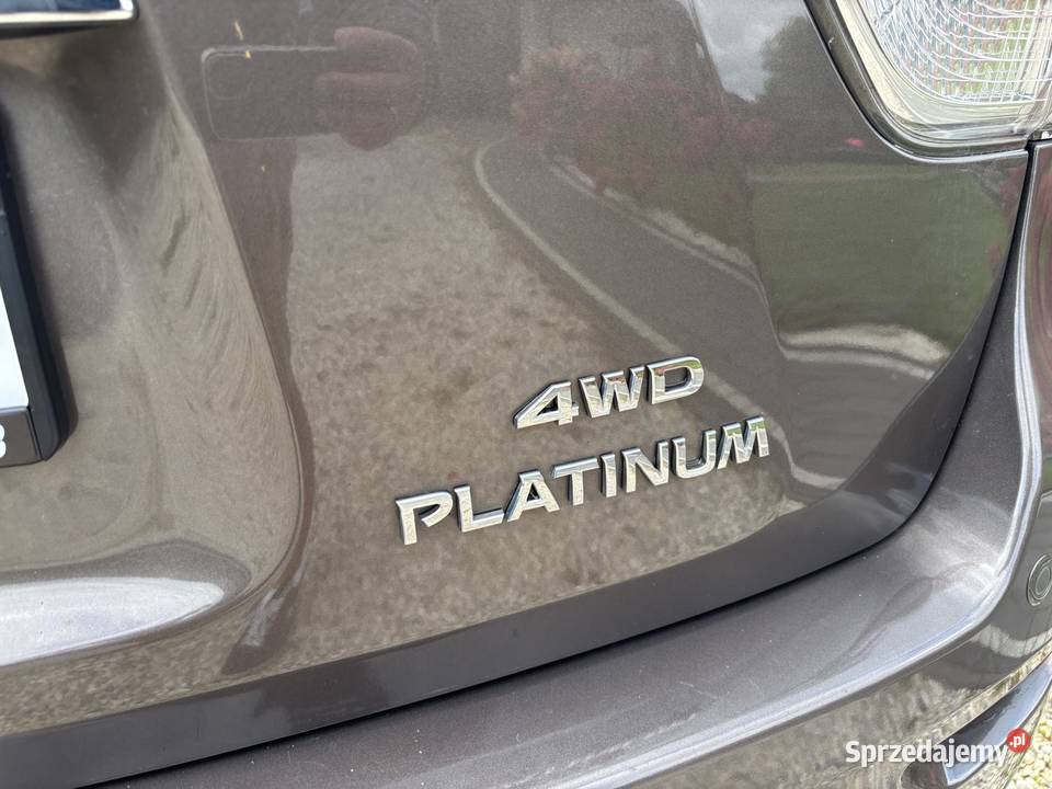 Nissan Pathfinder 2015 DVD 4x4 35 benzyna pełny VAT