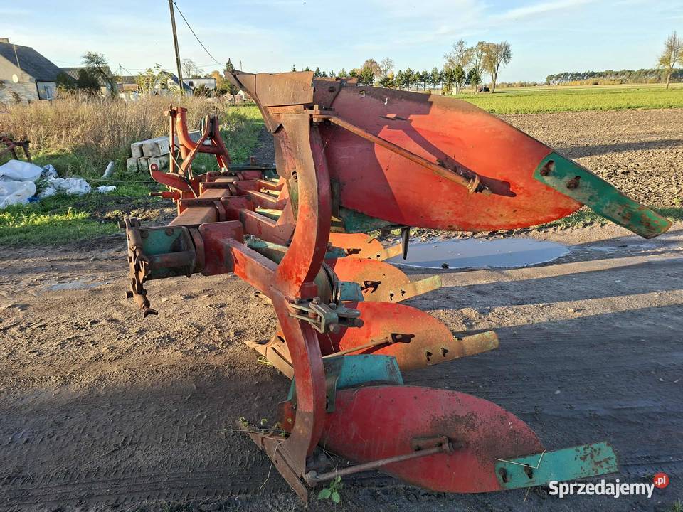 Plug 4 skibowy obrotowy Kverneland na resorze wielkopolskie Borek Wielkopolski