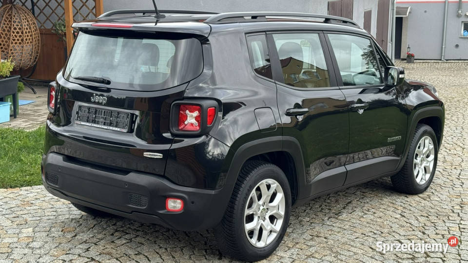 Jeep Renegade 16 16V Benzyna 110 z Niemiec lakier metallic Strzegom