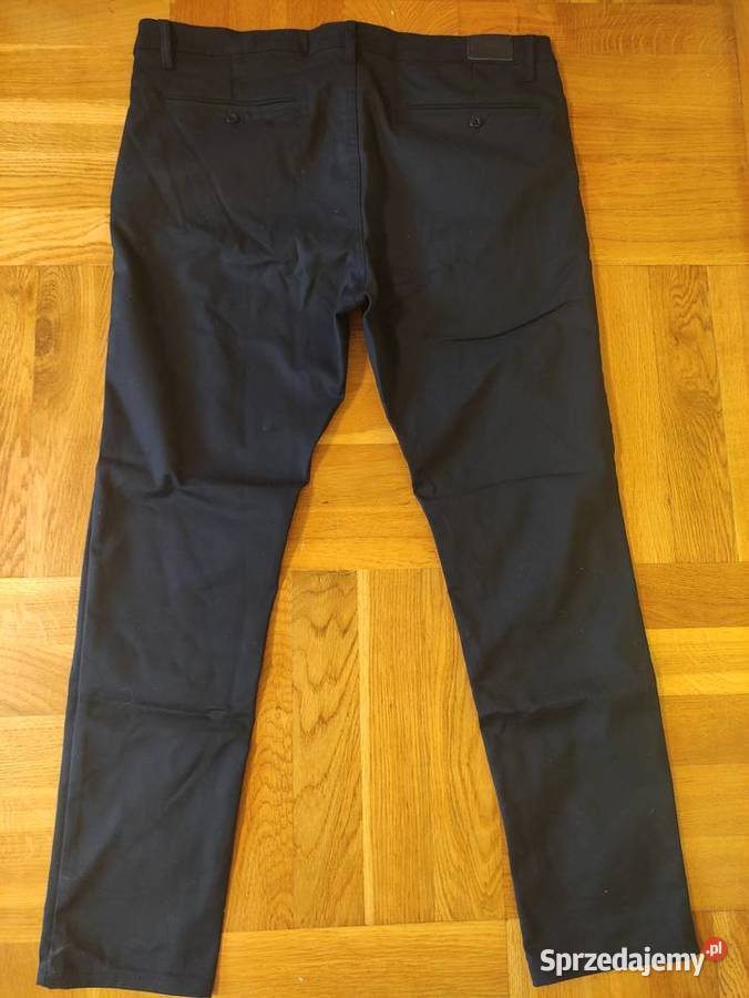 Sprzedam spodnie w kolorze granatowym mazowieckie Przasnysz