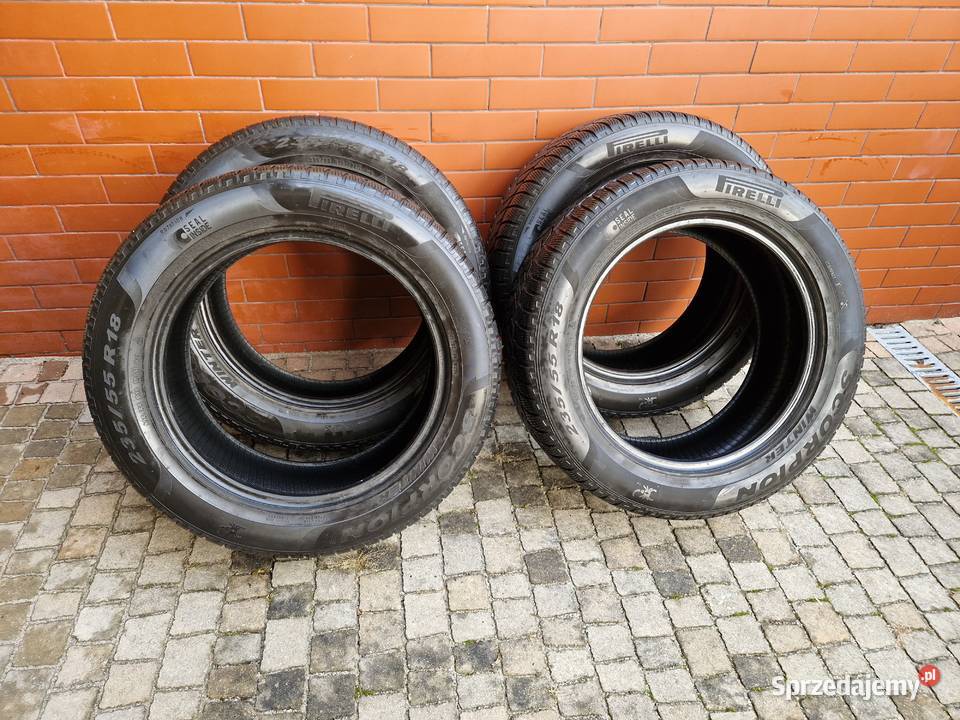 Komplet używanych opon zimowych Pirelli Scorpion