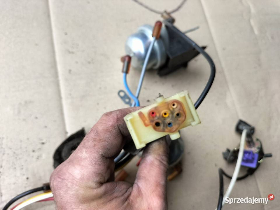 FORD MONDEO MK2 PRZEWONY PODCIŚNIENIA PANELU