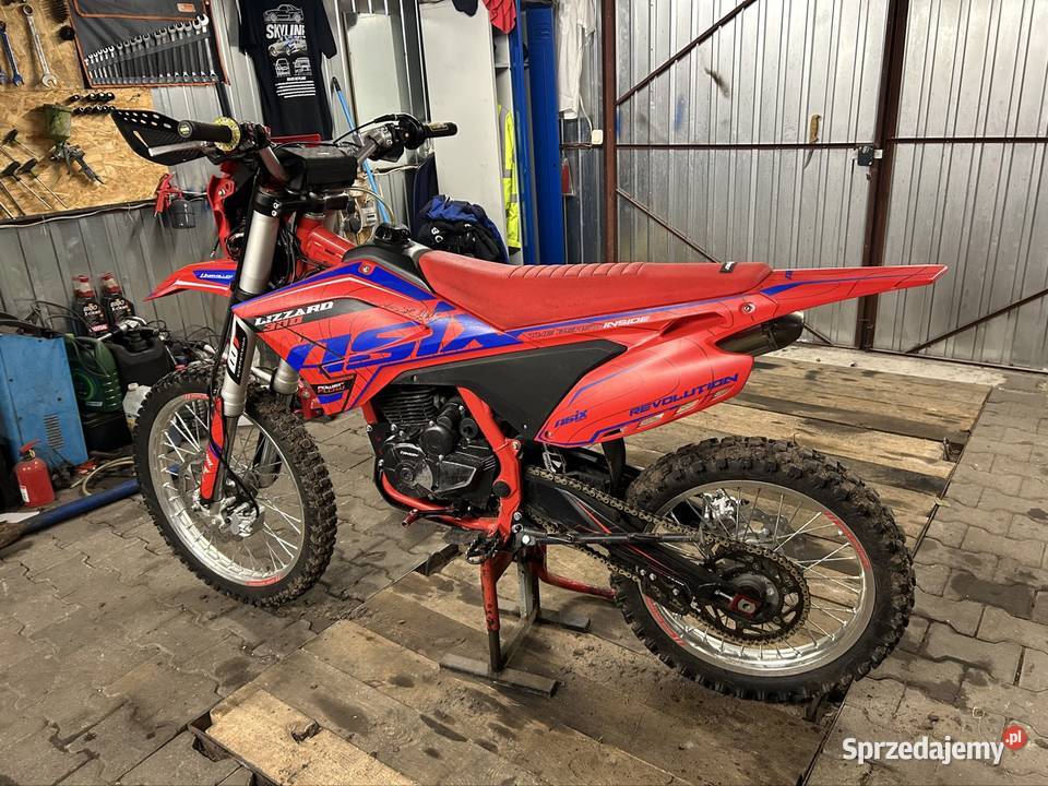 Asix lizzard 300 2024r 23mtg Pozostałe Łódź