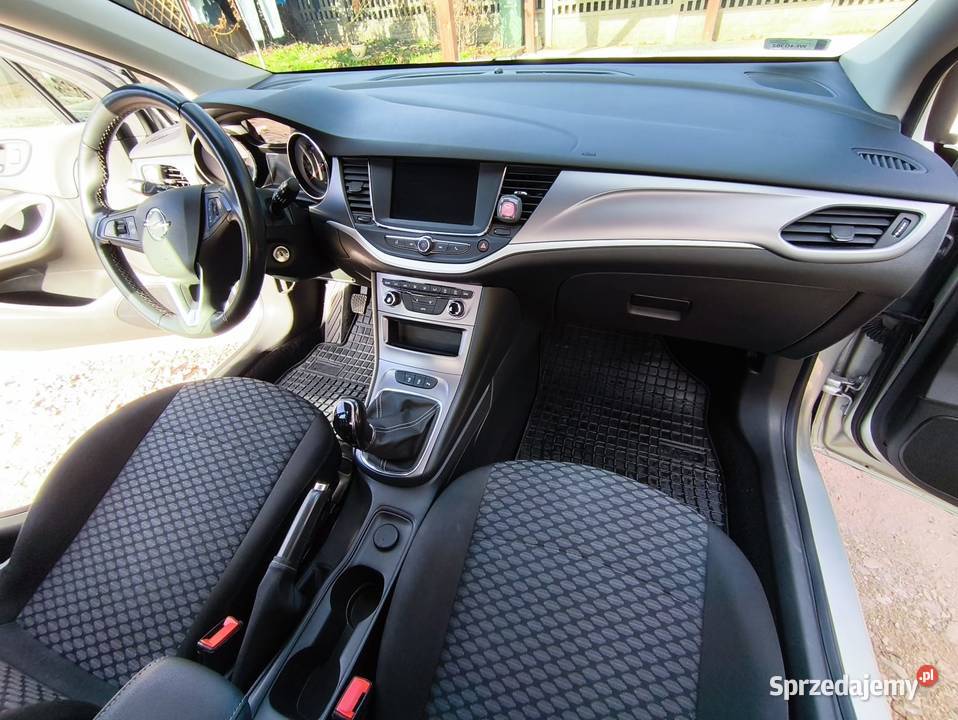 Opel Astra 12 Turbo Sports Tourer lakier metallic Miedziana Góra