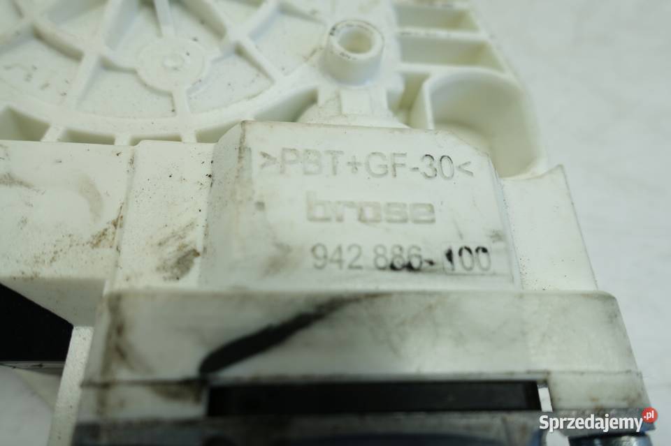 Audi A4 B8 SILNICZEK TYLNEJ SZYBY prawy tył Rudka