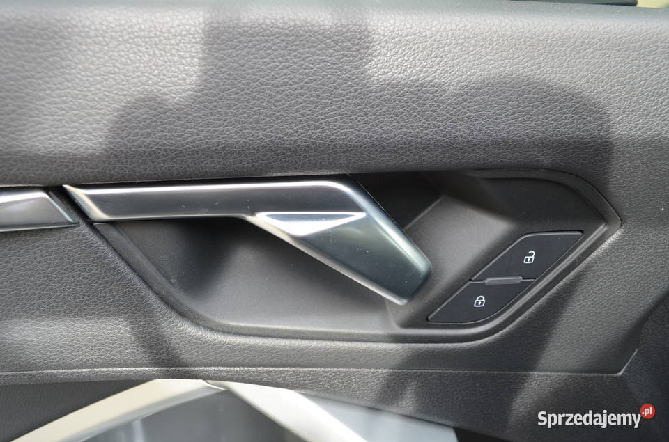 Audi Q3 Premium Plus SLine20 benzynaSuper stan sprowadzony