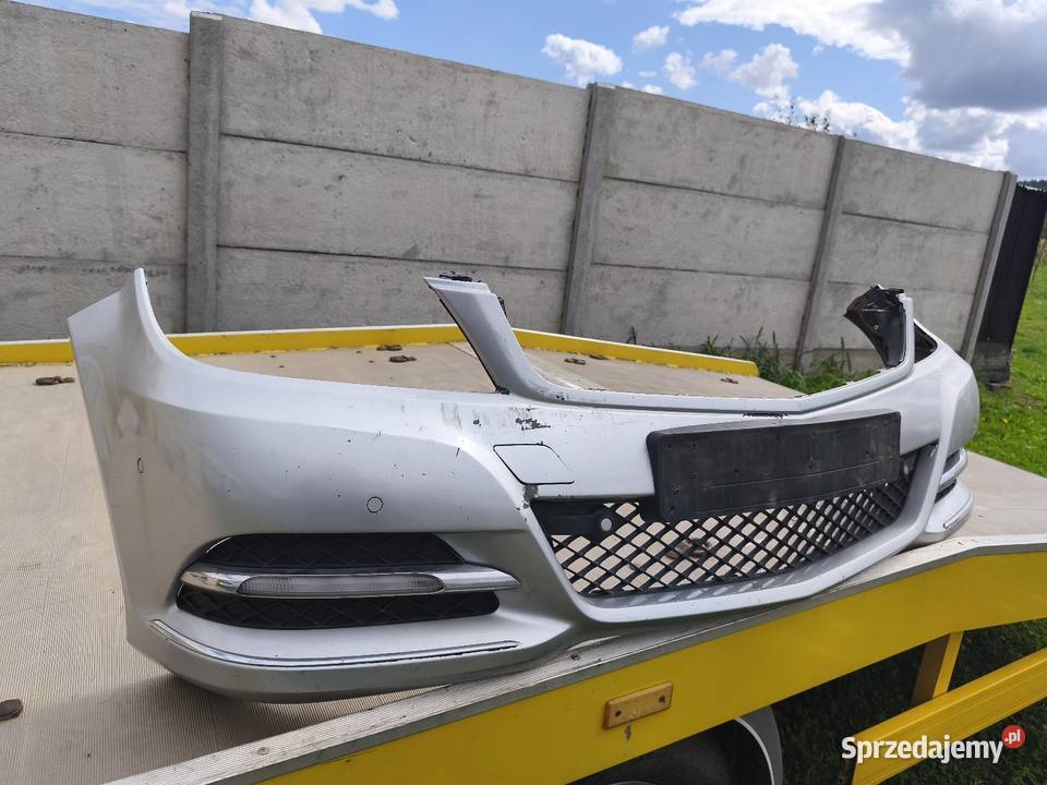 sprzedam kompletny zderzak Mercedes w 204 lift