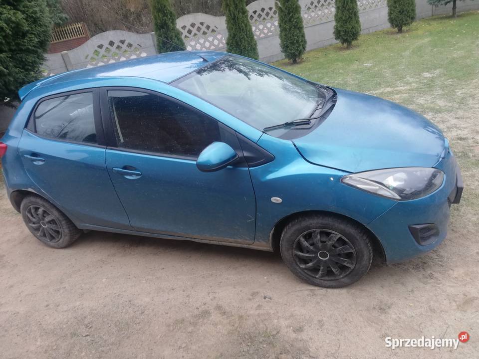 MAZDA 2