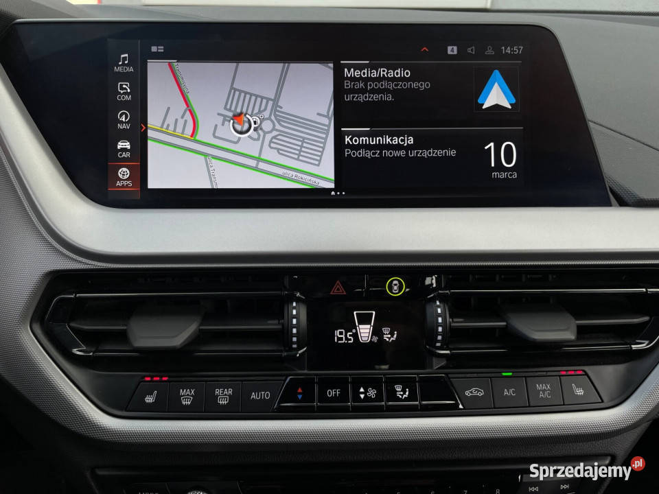 Salon Virtual kokpit LED CarPlay Podgrzewane Hatchback łódzkie Łódź