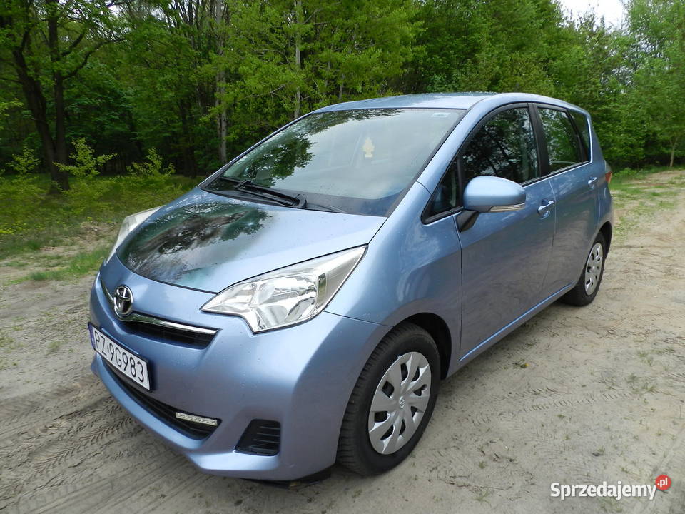Toyota VersoS czyli Yaris z bagażnikiem wspomaganie kierownicy Verso S Puszczykowo sprzedam