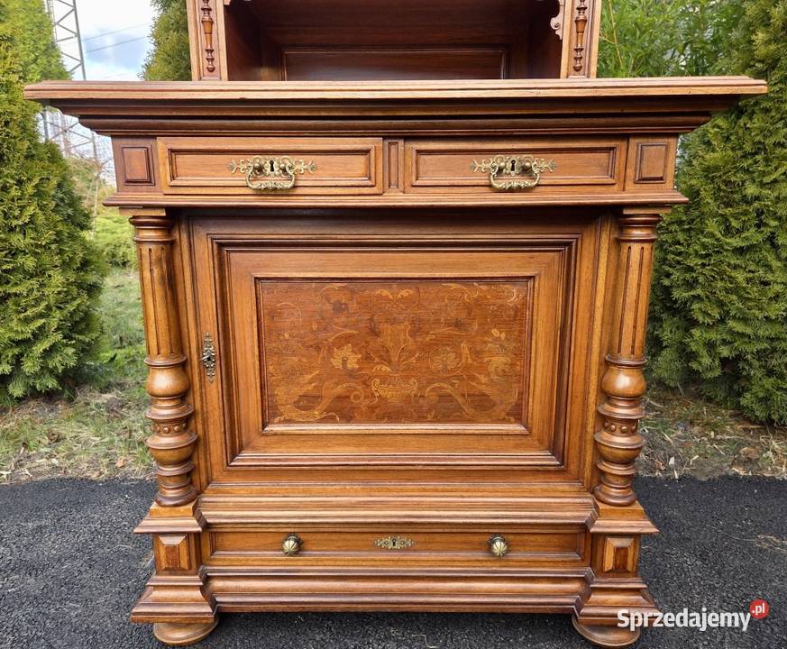 Eklektyczny wąski kredensik orzechowy 9280 Szczecin