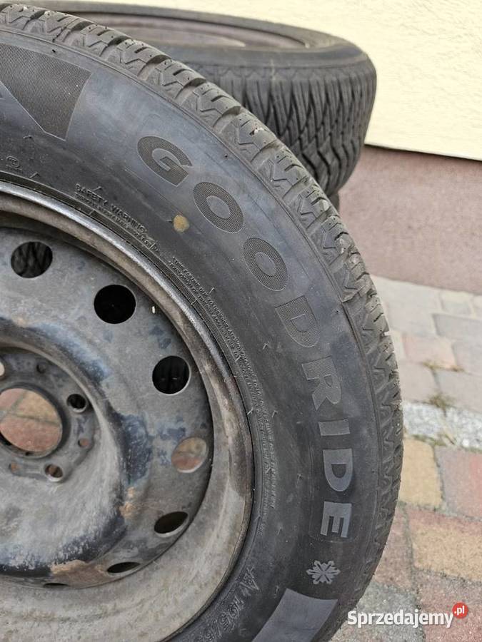 Kola opony 19665R15 wielosezonowe 2025 felgi Pecna