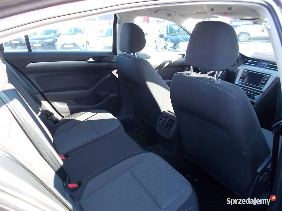 VW PASSAT 15 benzynaAutomatsalon Polska Dębica