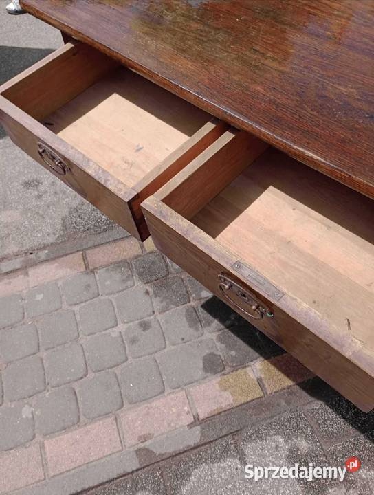Zabytkowy dębowy stół drewniany