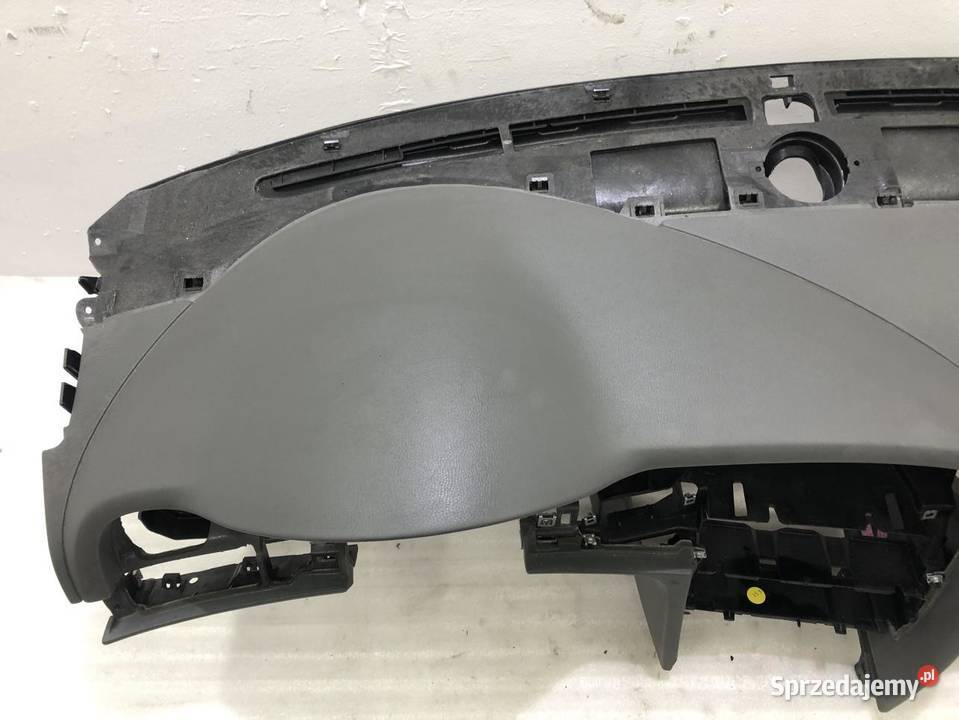 DESKA ROZDZIELCZA KONSOLA AUDI A6 C6 EUROPA osobowe wielkopolskie