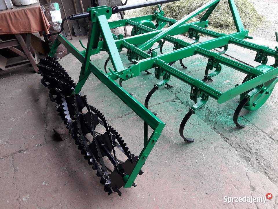 Kultywator z wałkiem nieuszkodzony Uszew