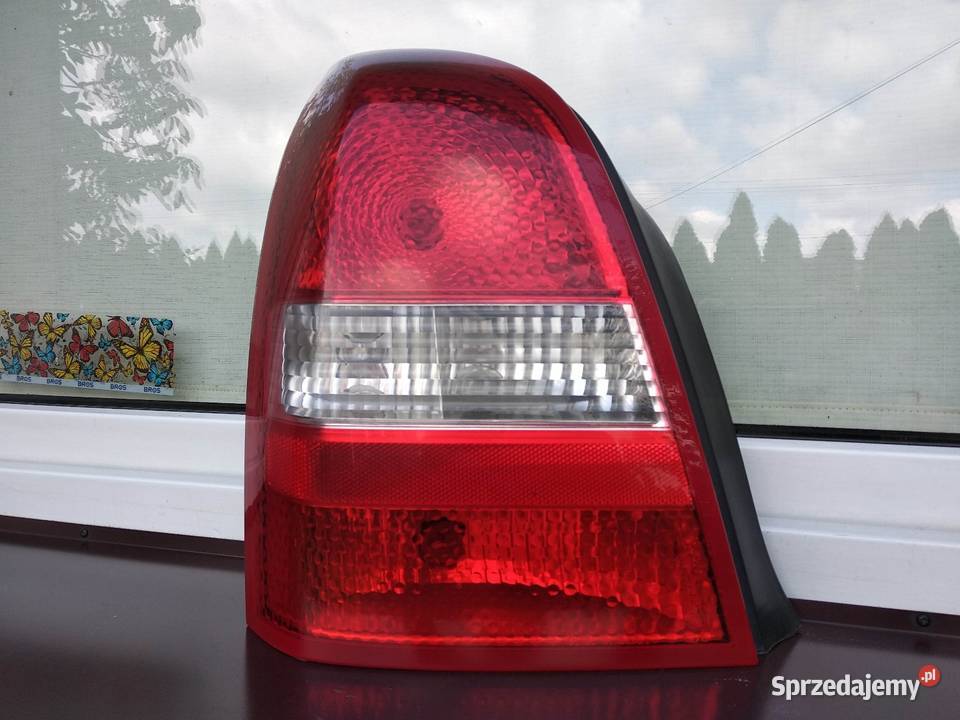 Nissan Primera P12 sedan lampa tył tylna lewa Lampy tylne Sieradz