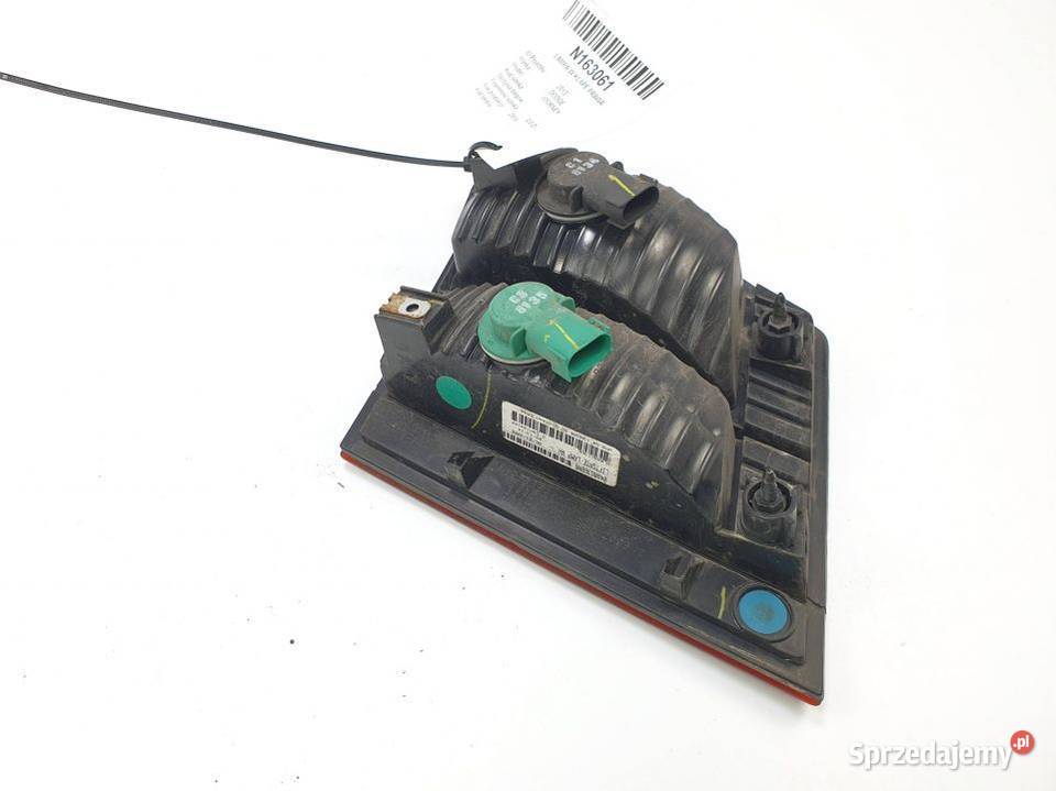 LAMPA W KLAPE PRAWA DODGE JOURNEY 04806368AB Pozostałe Lipno