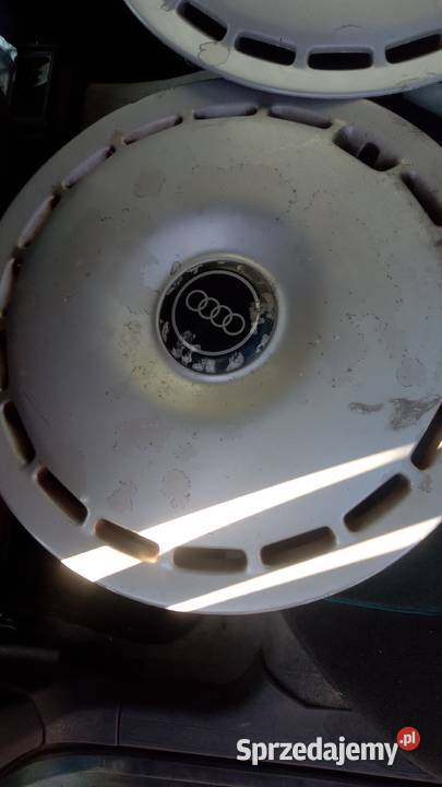 Kołpaki 3 sztuki około 92 audi orginalne antyki Rok produkcji 1992 Wrocław