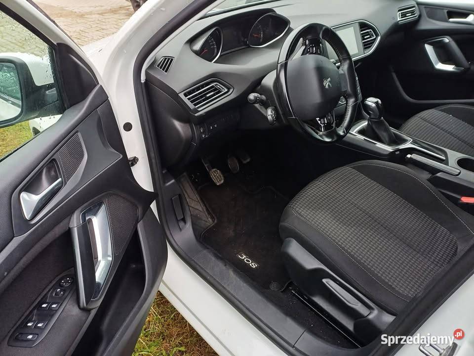 Peugeot 308 12 benzyna 110 Kiernozia