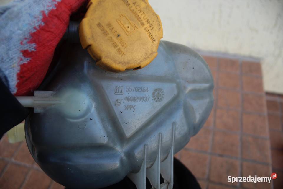ZBIORNICZEK WYRÓWNAWCZY OPEL CORSA D 10 55702164 wielkopolskie