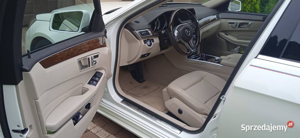 Mercedes E350 7osobowy niski przebieg 3498cm3 mazowieckie Janki