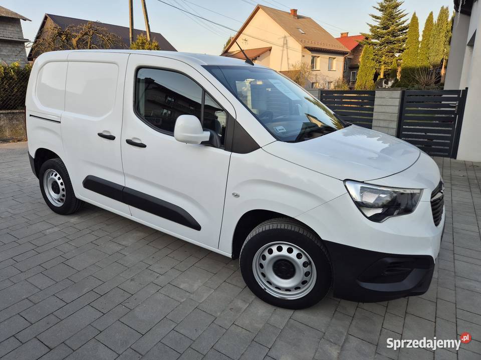 Opel Combo 16 zadbany nieuszkodzony Morawica