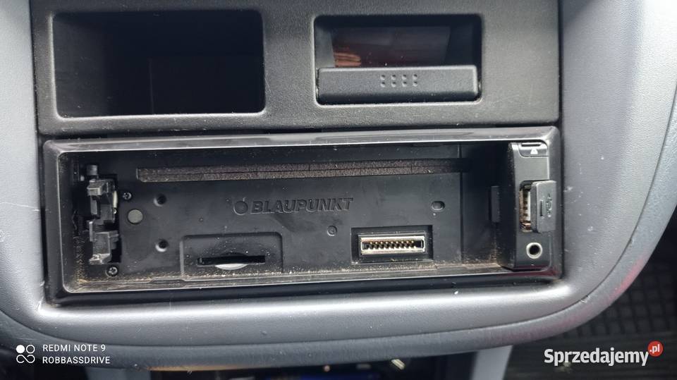 Radio samochodowe BLAUPUNKT CDR CDRW USB SDHCSD Łask