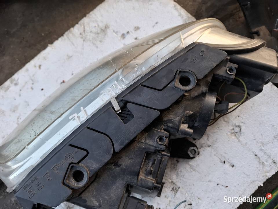 Lampa Prawa Przód Volkswagen Passat B5 FL osobowe lubelskie Wisznice sprzedam