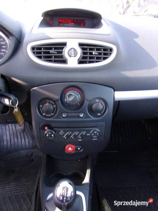 Samochód osobowy RENAULT CLIO R CR1FOH w RadMasz centralny zamek łódzkie Opoczno