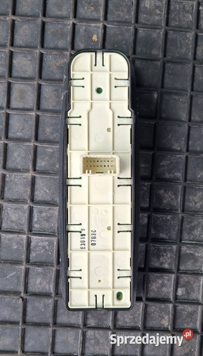 Przełącznik panel szyb lusterek Megane 3 III Łask