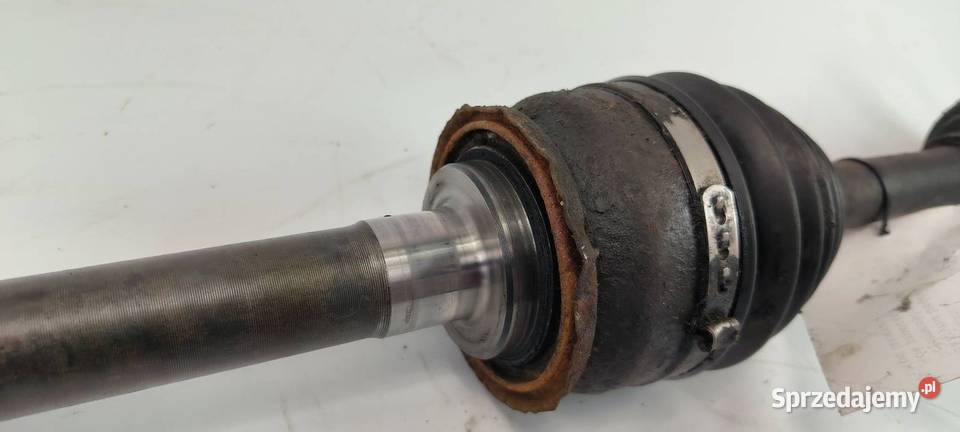 PÓŁOŚ PRAWA PRZÓD MITSHUBISHI PAJERO Lipno