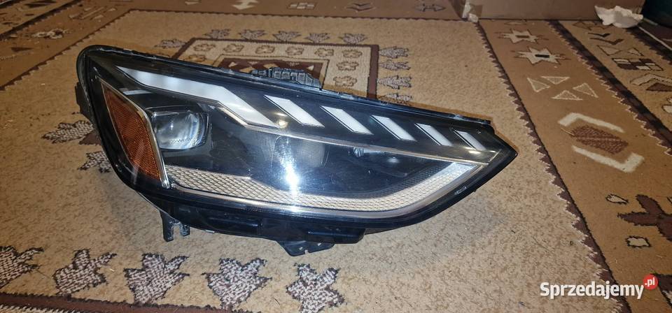 Lampa prawy przód audi a4b9 lift matrix prawe Oświetlenie