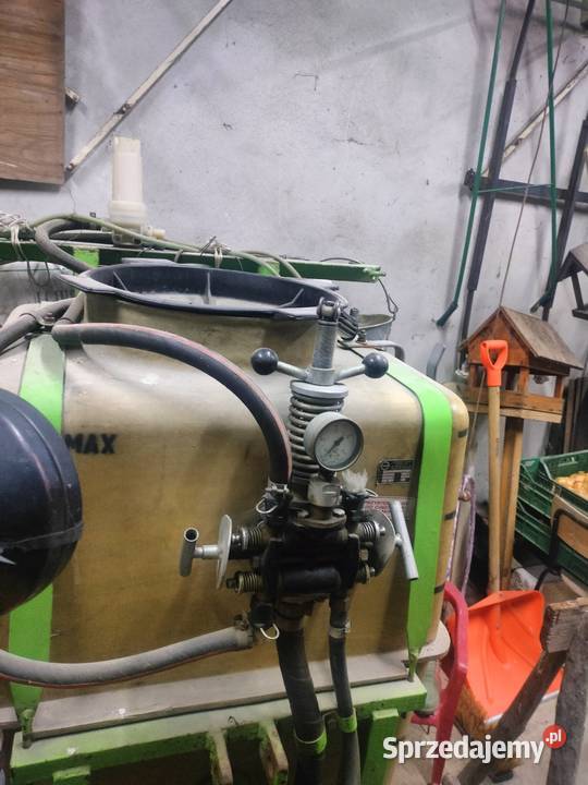 Opryskiwacz sadowniczy zawieszany Maszyny rolnicze Urzędów