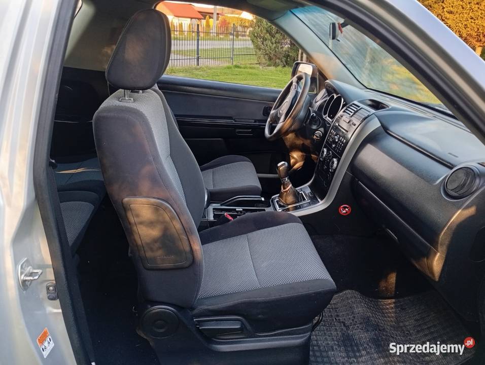 Terenówka Suzuki Grand Vitara 16b 4x4 Klima Hak Świdnica