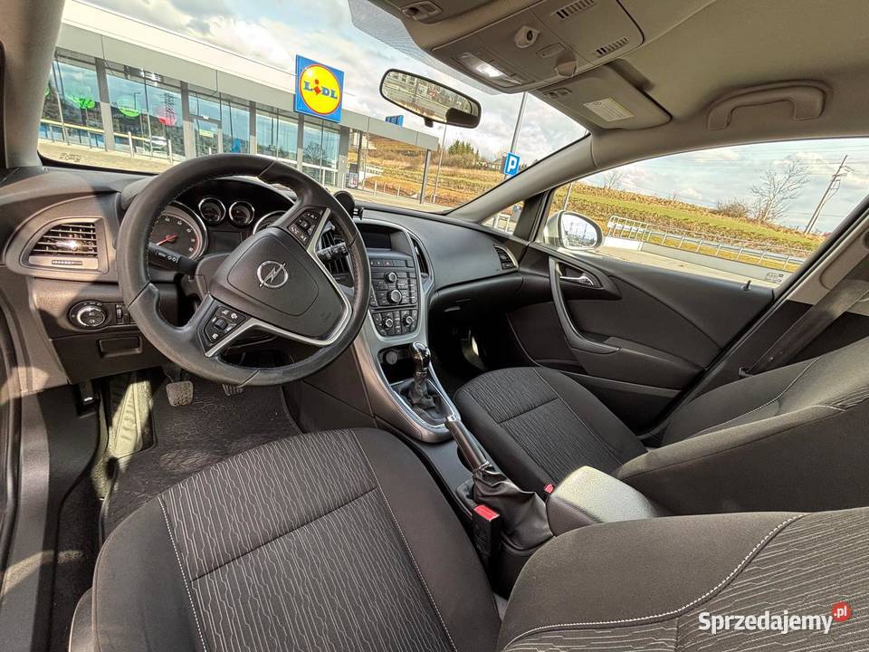 Opel Astra J 14 Turbo LPG 2015 Kombi sprzedam