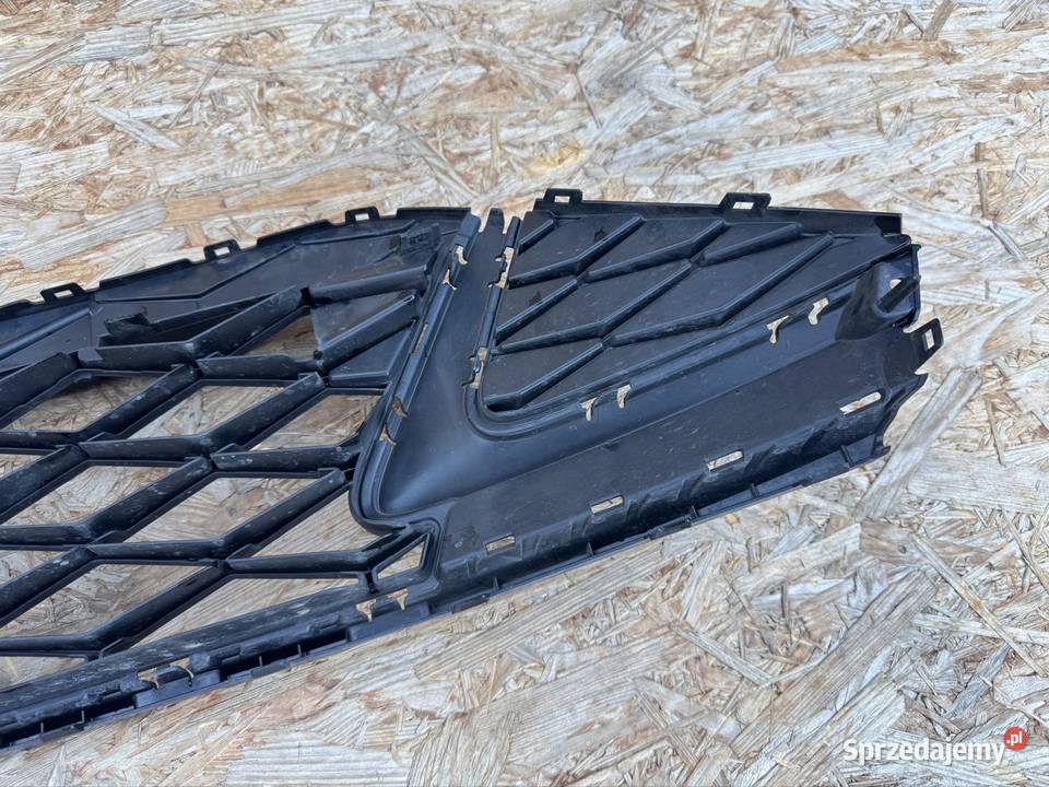 Środkowa kratka zderzaka przód seat Arona lift Międzychód