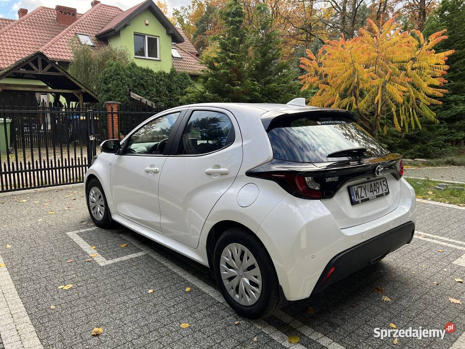 Toyota Yaris 10 benzyna 72 2021 Przebieg 21000 Żyrardów