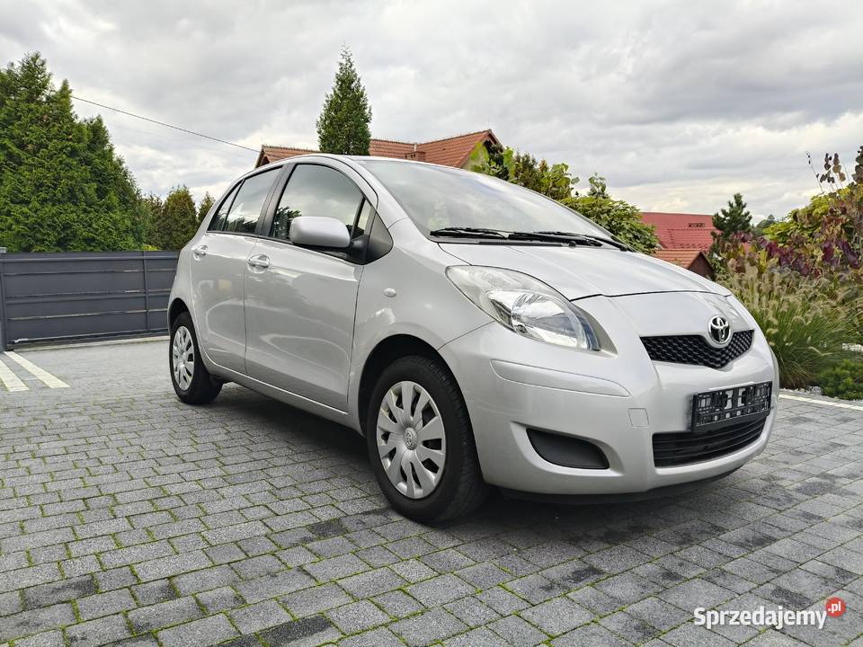 Toyota Yaris 10 70 bezwypadkowa Rok produkcji 2010 Kraków sprzedam