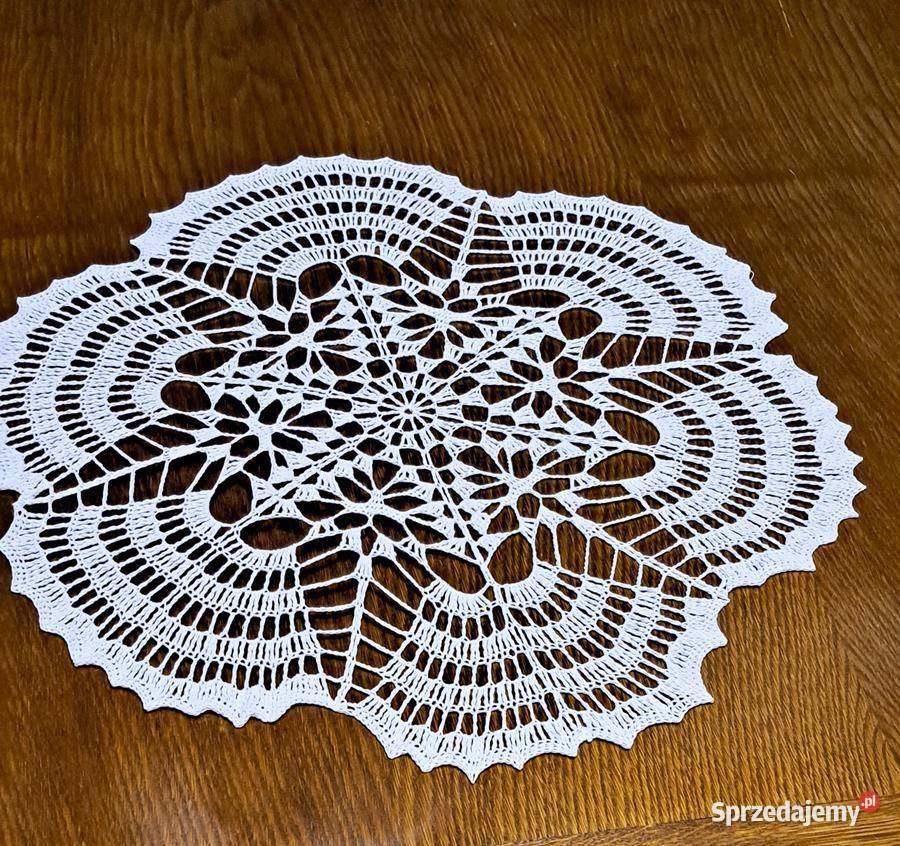 Serwetka biała na szydełku rękodzieło bawełna Poznań