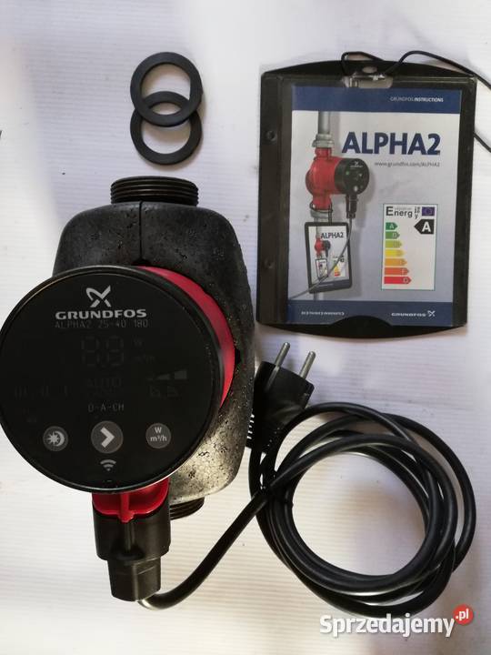 Dwie pompy obiegowe Grundfos Alpha2 2540 i Wilo Wolbrom