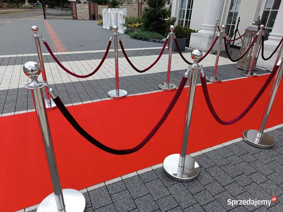 Słupki odgradzające sznurem szatnie wieszaki Wieliczka