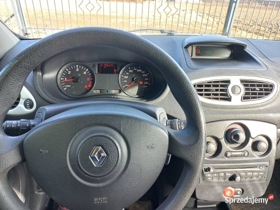 Renault Clio 3 wersja Yahoo 15 dCi 2011 Ładne Międzylesie