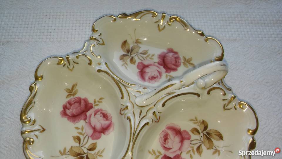 porcelanowa patera kabaret zdobiona w róże cudo