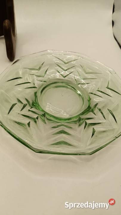 Szkło zielone cztery talerzyki podstawki Zamość
