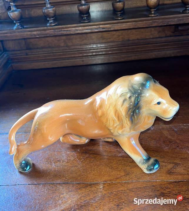 Figurka Lew Bez sygnatury Figurka porcelanowa Gdańsk