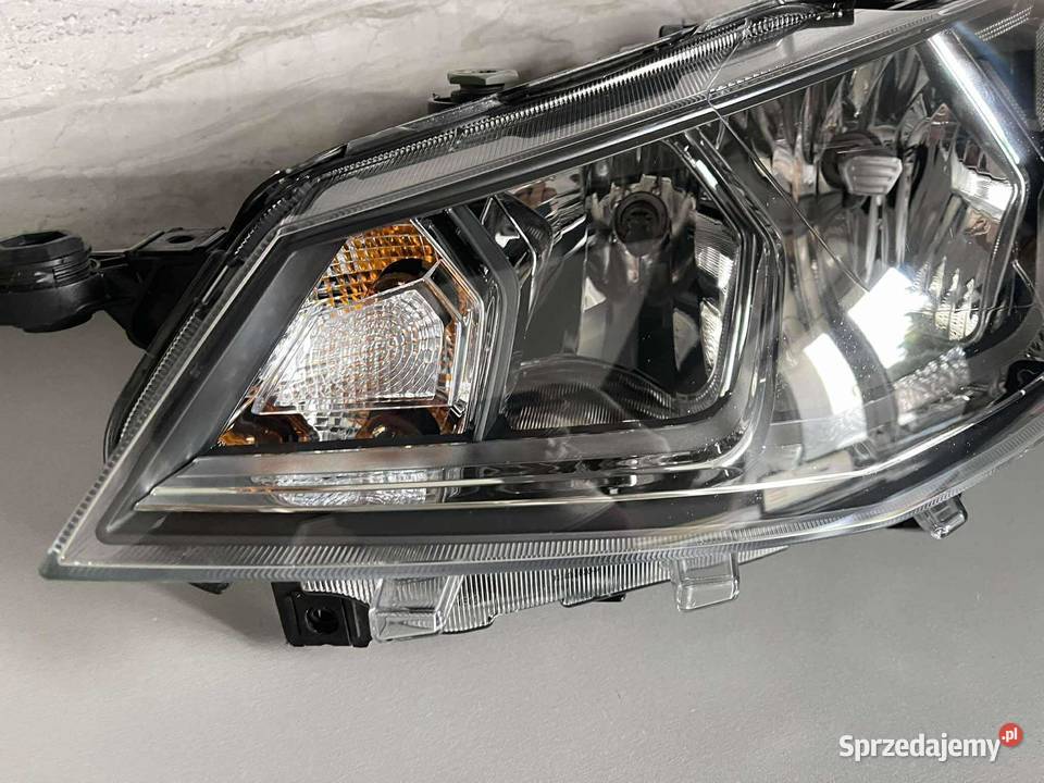 SEAT IBIZA 5 ARONA LEWA LAMPA PRZÓD 6F1941015B osobowe wielkopolskie Ostroróg